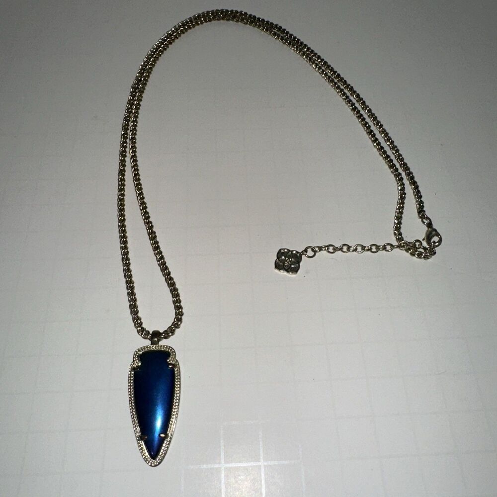Kendra Scott Shaylee Pendant Arrow Necklace Iridescent Black Gold tone